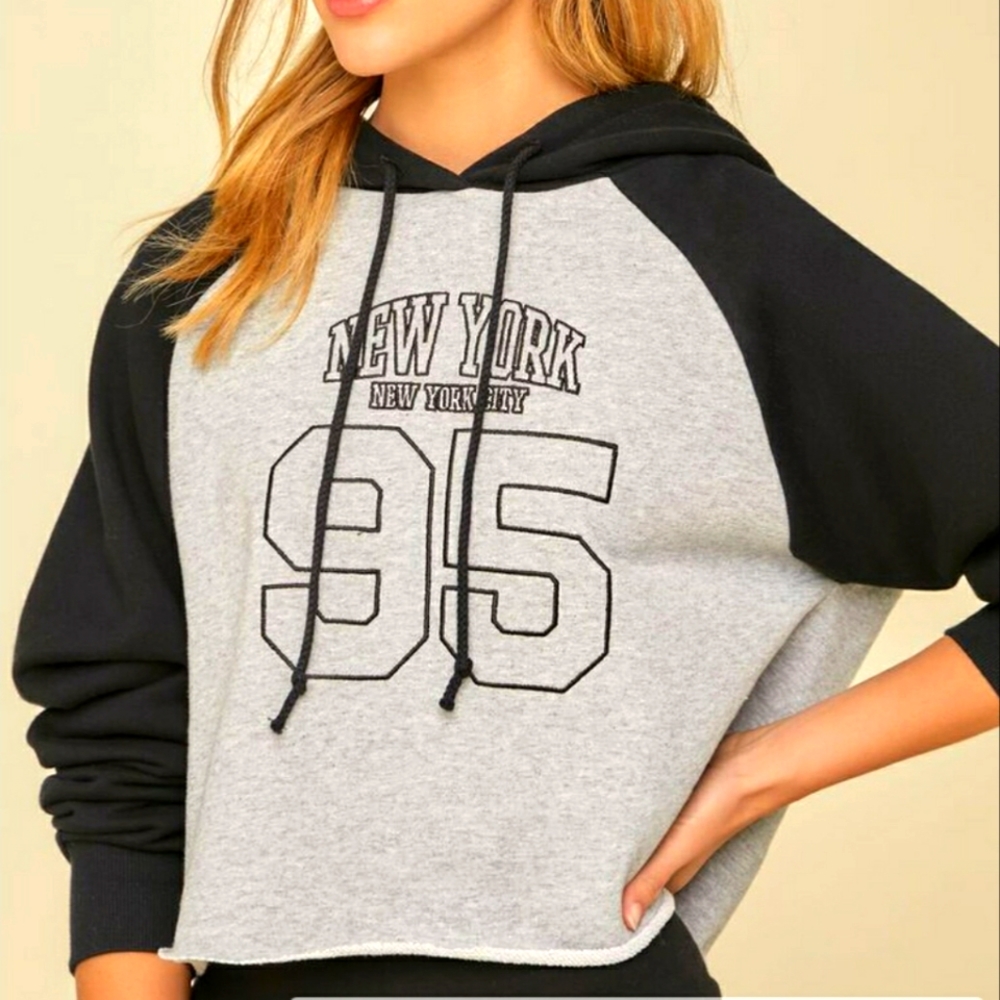 Forever 21 New York Embroidered Raglan Hoodie Size S